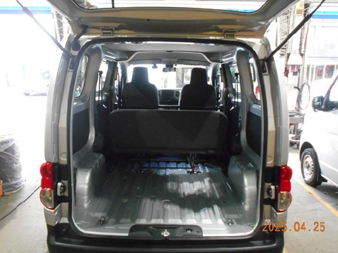 小型ワンボックスバン1台入庫しました。