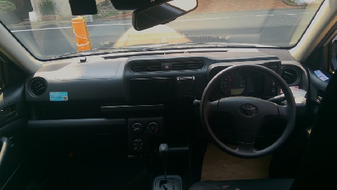 小型商用車HV1台入庫しました。