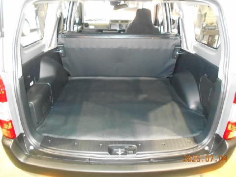 小型商用車HV1台入庫しました。