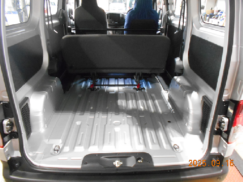 小型ワンボックスバン1台入庫しました。